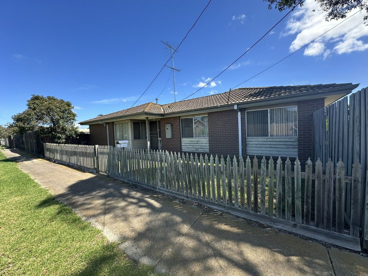 3 bedrooms House in 146 Fairbairn Drive CORIO VIC, 3214