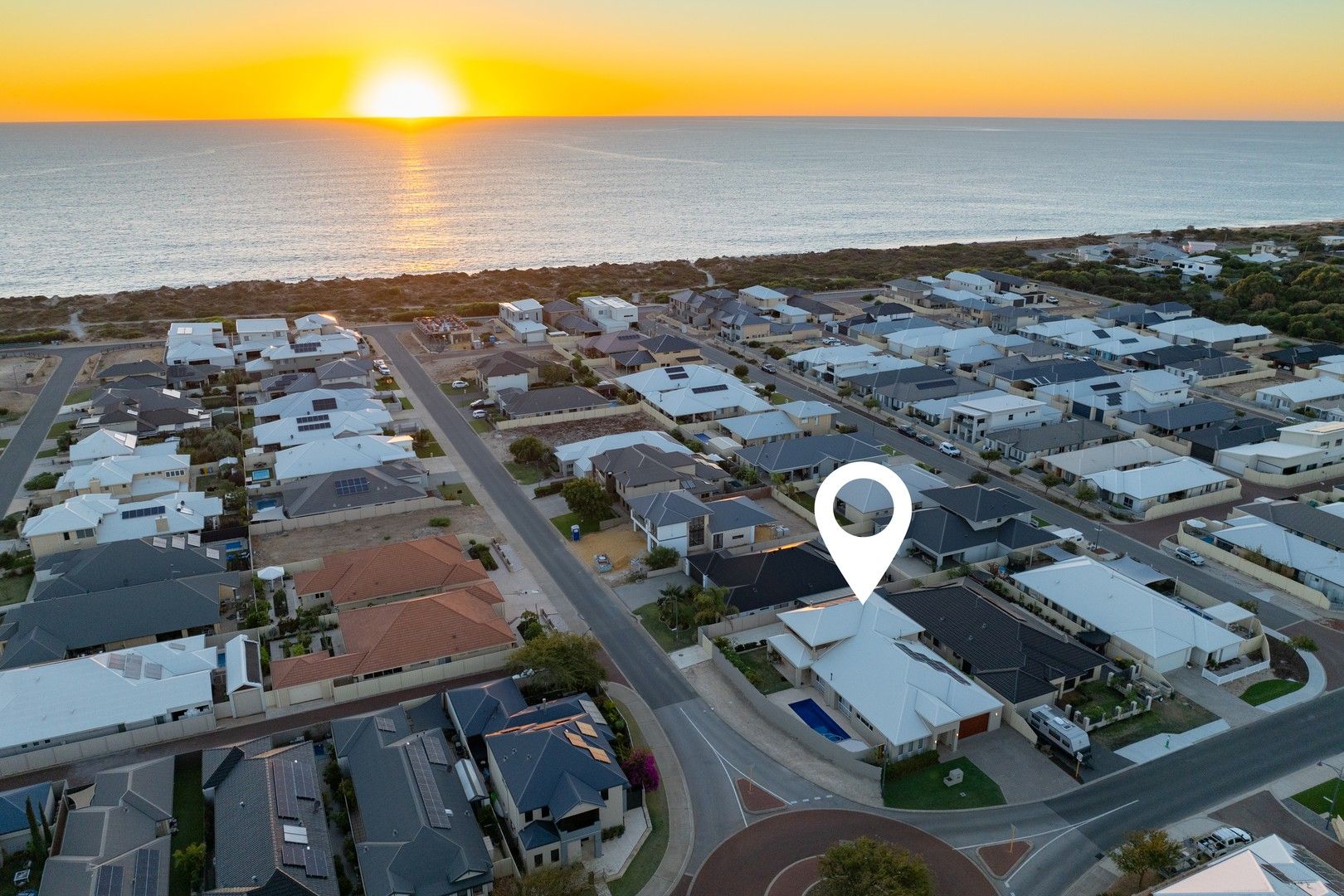5 bedrooms House in 95 Challenger Road MADORA BAY WA, 6210