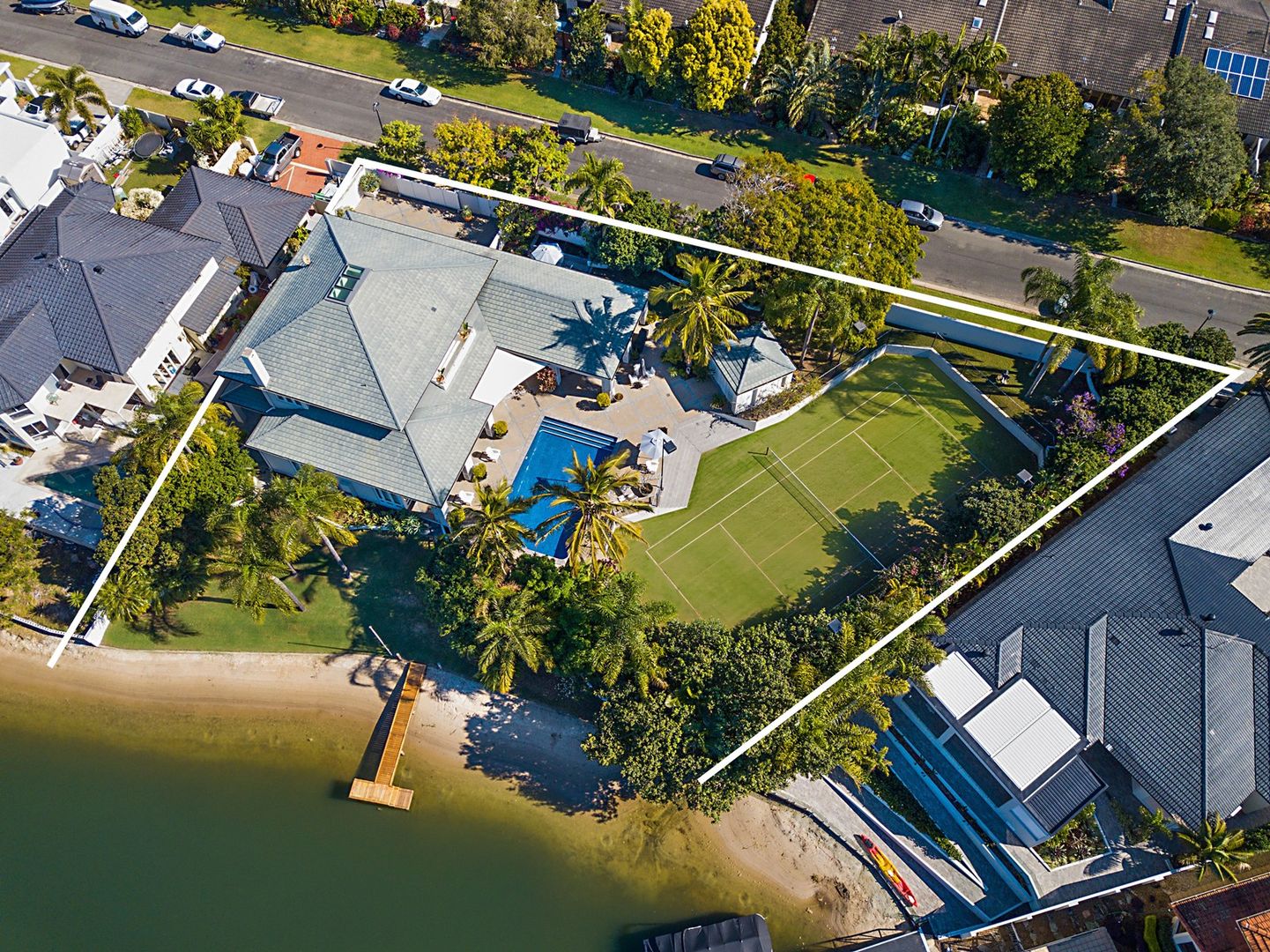 4 Saint Tropez Terrace, Sorrento QLD 4217, Image 1