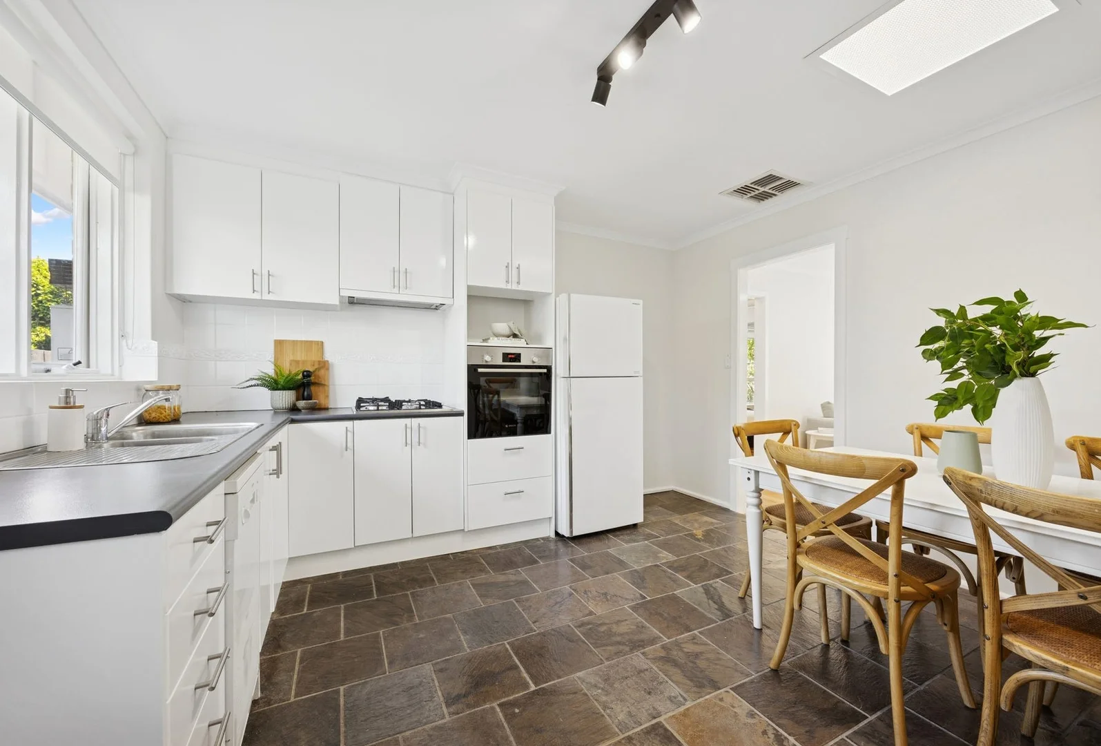 Additional image 5 of 11/594 Inkerman Road, Caulfield North VIC 3161