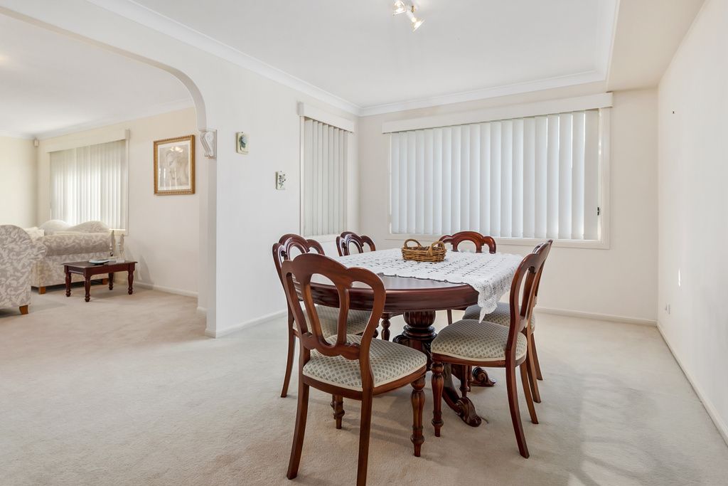 14 Jenolan Court, Wattle Grove NSW 2173, Image 2