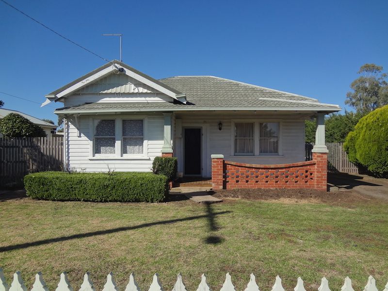 3 bedrooms House in 94 Officer Street MORTLAKE VIC, 3272