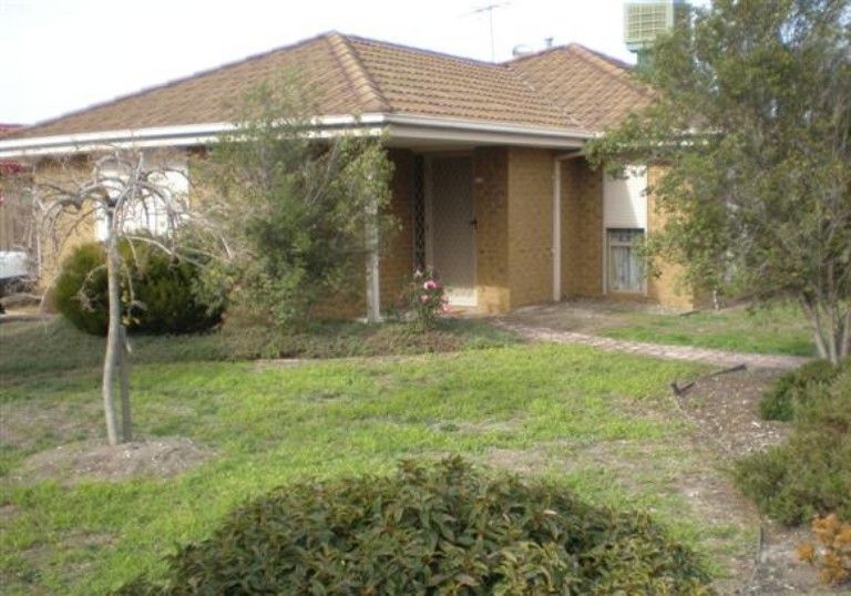 3 bedrooms House in 13 Brayford Nook CRAIGIEBURN VIC, 3064