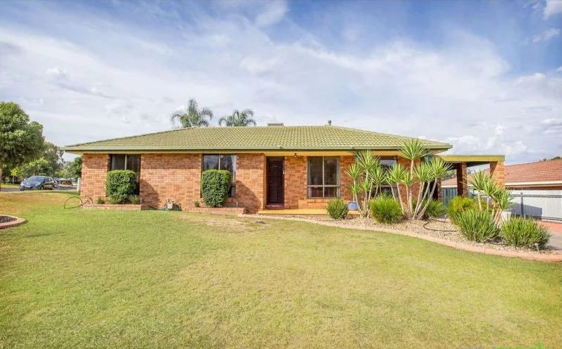 1 Ironbark Road, Thurgoona NSW 2640