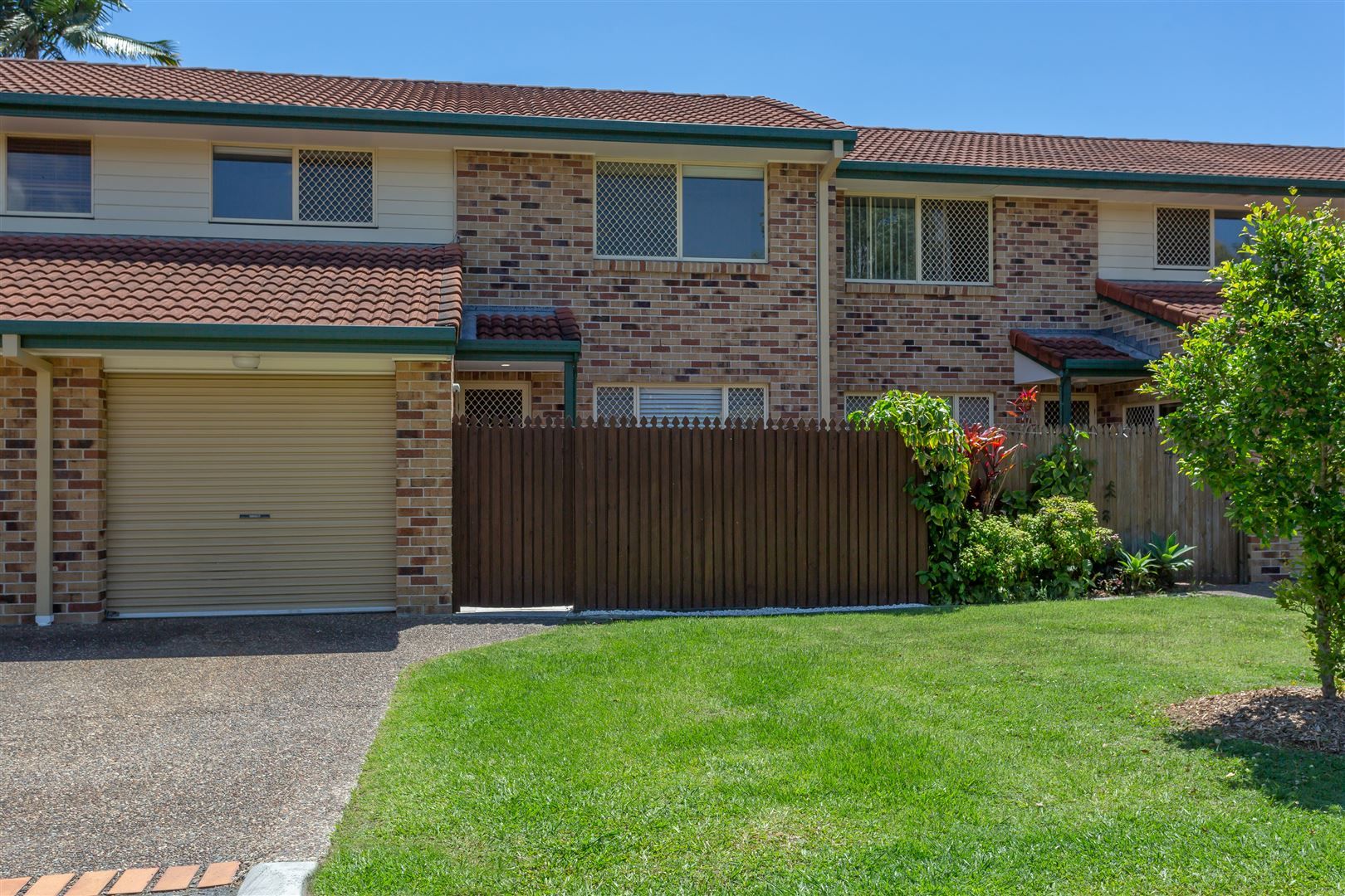 2/18 Bottlewood Court, Burleigh Waters QLD 4220, Image 2