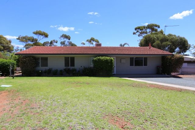 11 Sturt Pea Crescent, Kambalda West WA 6442, Image 0