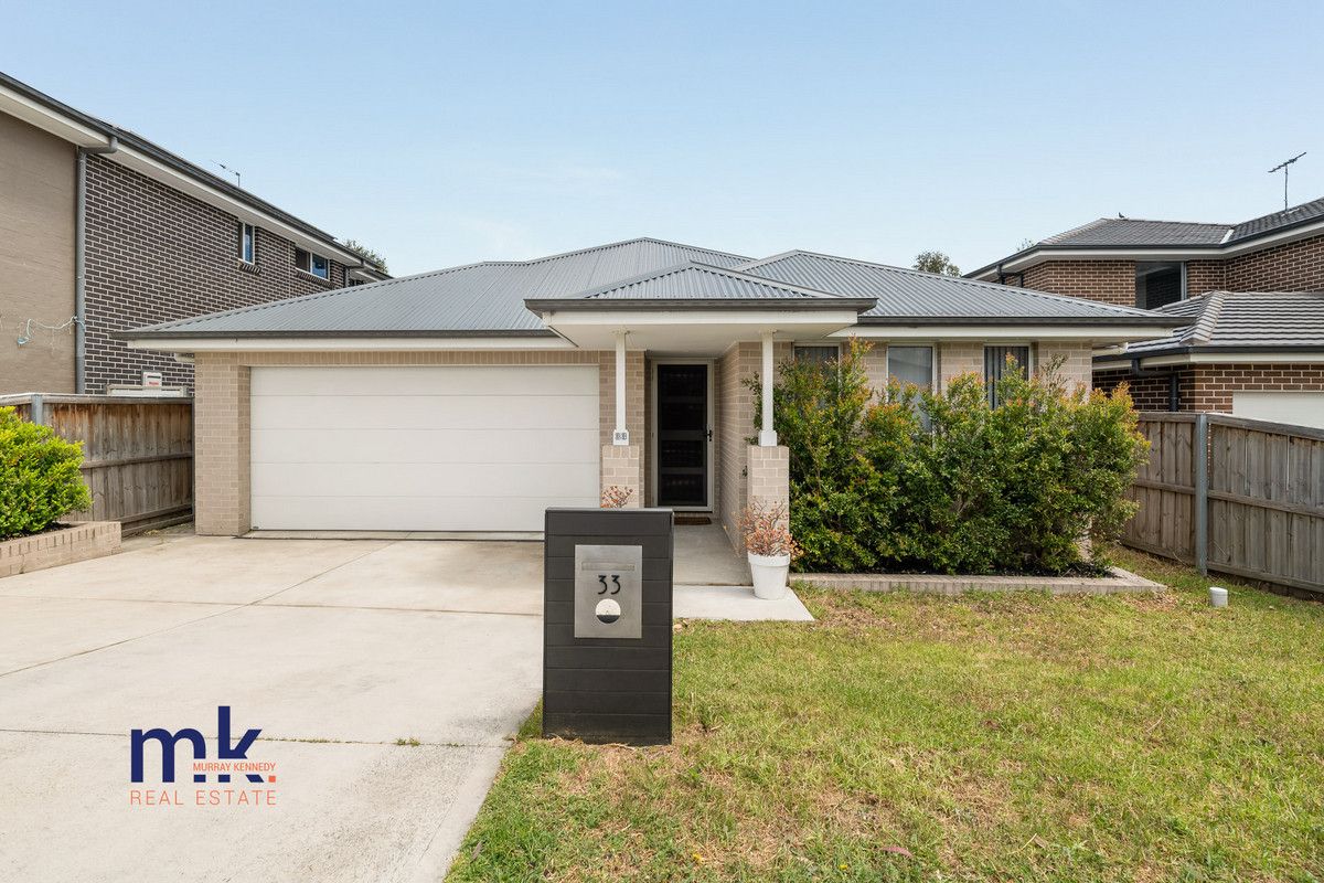 33 Dowie Drive, Claymore NSW 2559