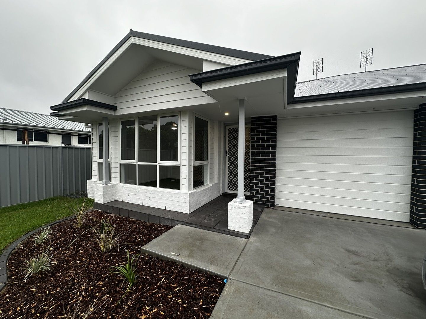3 bedrooms Apartment / Unit / Flat in 1/3 Deer Place RAYMOND TERRACE NSW, 2324