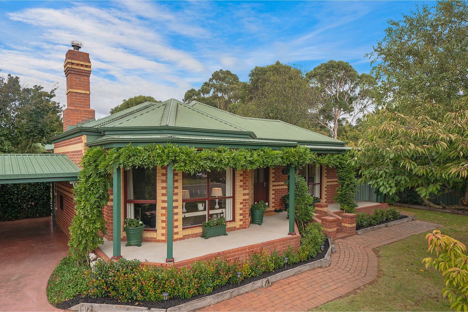 33 Stuart Drive, Woodend VIC 3442, Image 0