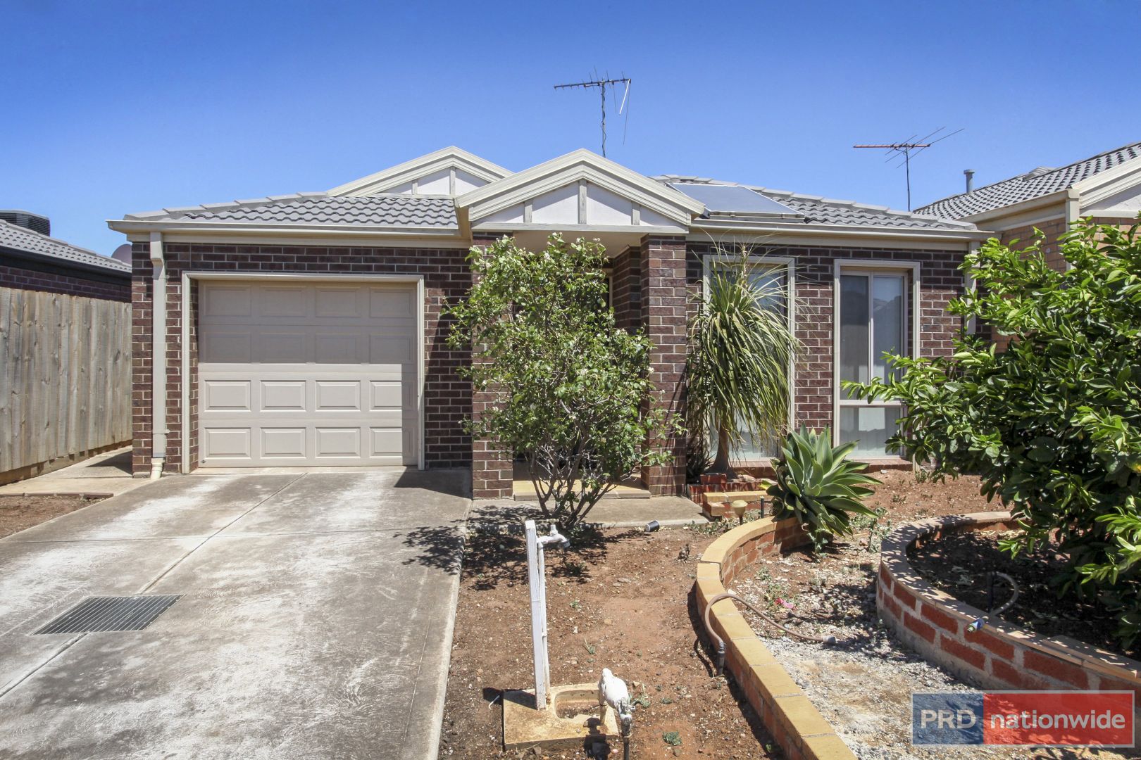 9 Granholm Grove, Melton West VIC 3337, Image 2