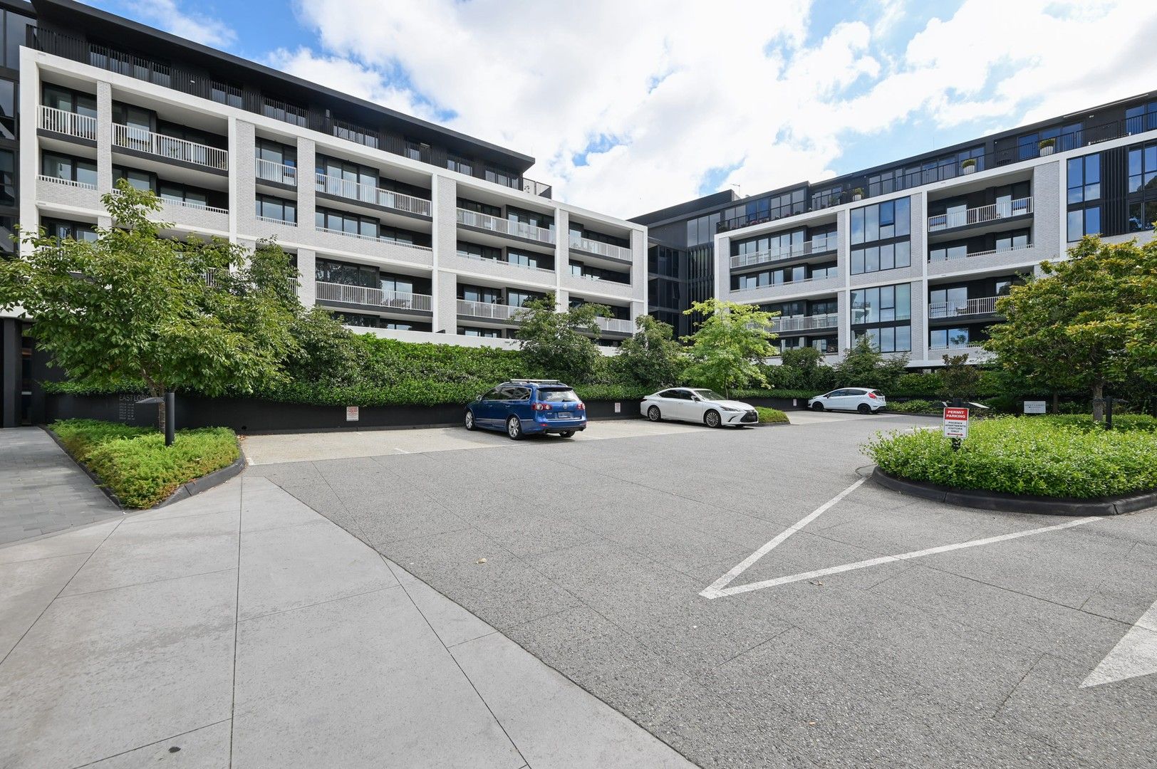 1 bedrooms Apartment / Unit / Flat in 111/65 Stables Circuit DONCASTER VIC, 3108