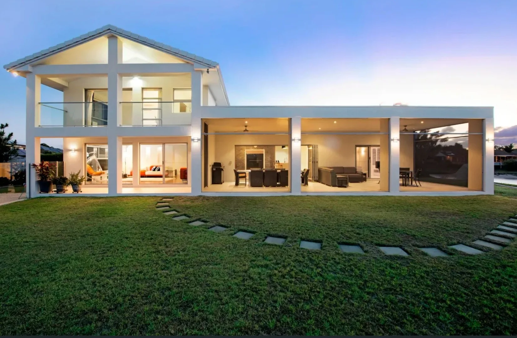 28 Cadence Avenue, Mermaid Waters QLD 4218