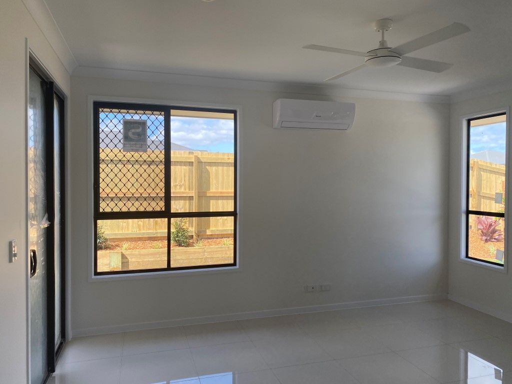 2/89 Fairbourne Terrace, Pimpama QLD 4209, Image 2