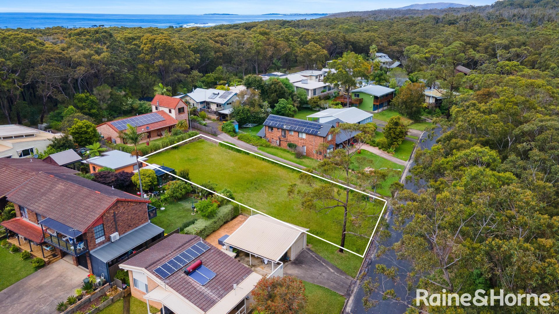 19 Paterson Close, Lake Tabourie NSW 2539, Image 1