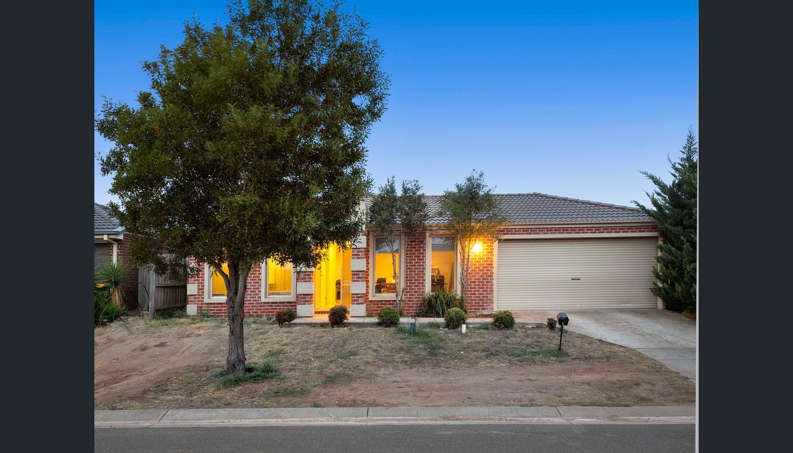 4 bedrooms House in 8 Toritta Way TRUGANINA VIC, 3029