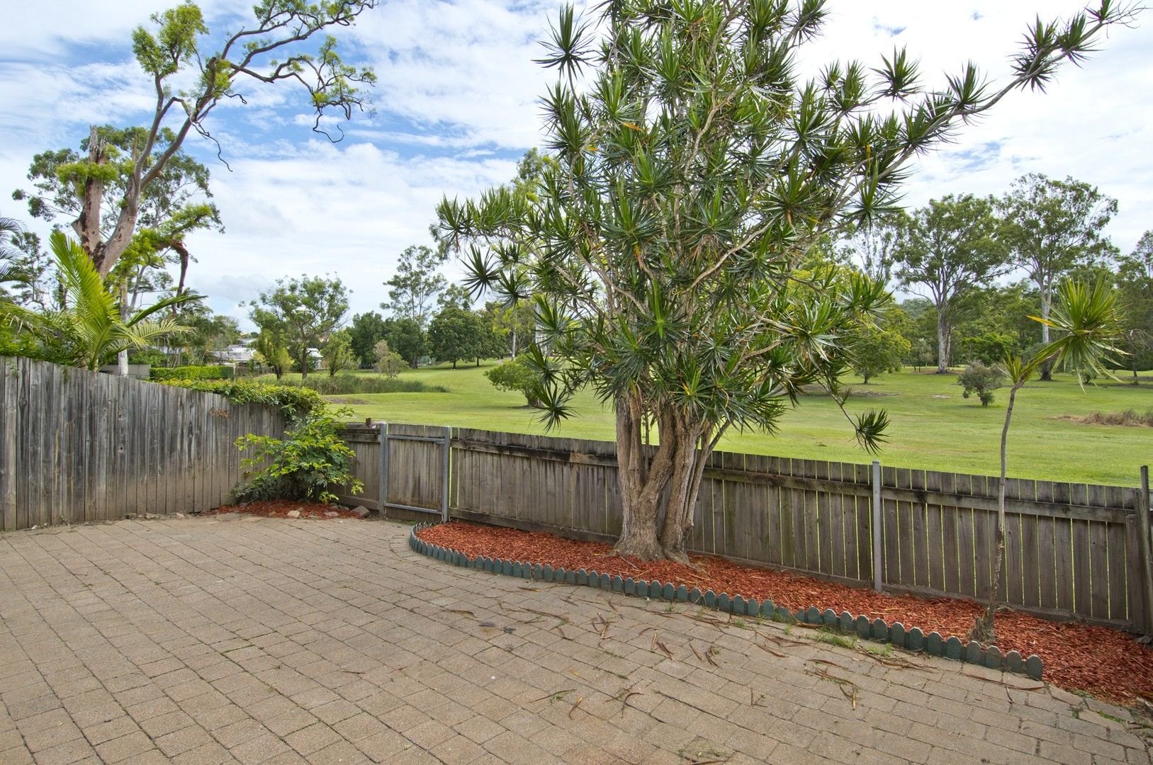 3 bedrooms Townhouse in 1/30 Stretton Drive HELENSVALE QLD, 4212