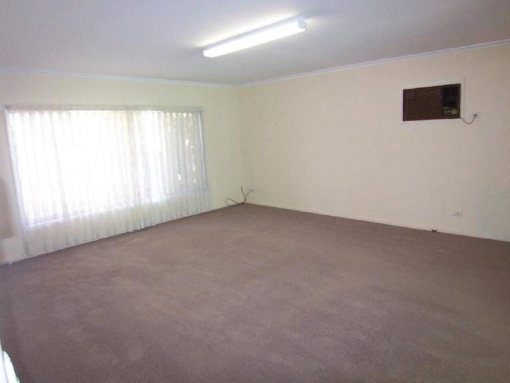 63A Olney Street, Cootamundra NSW 2590, Image 2