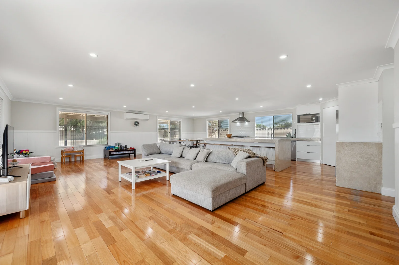 Additional image 3 of 98 Gingin Road, Lancelin WA 6044