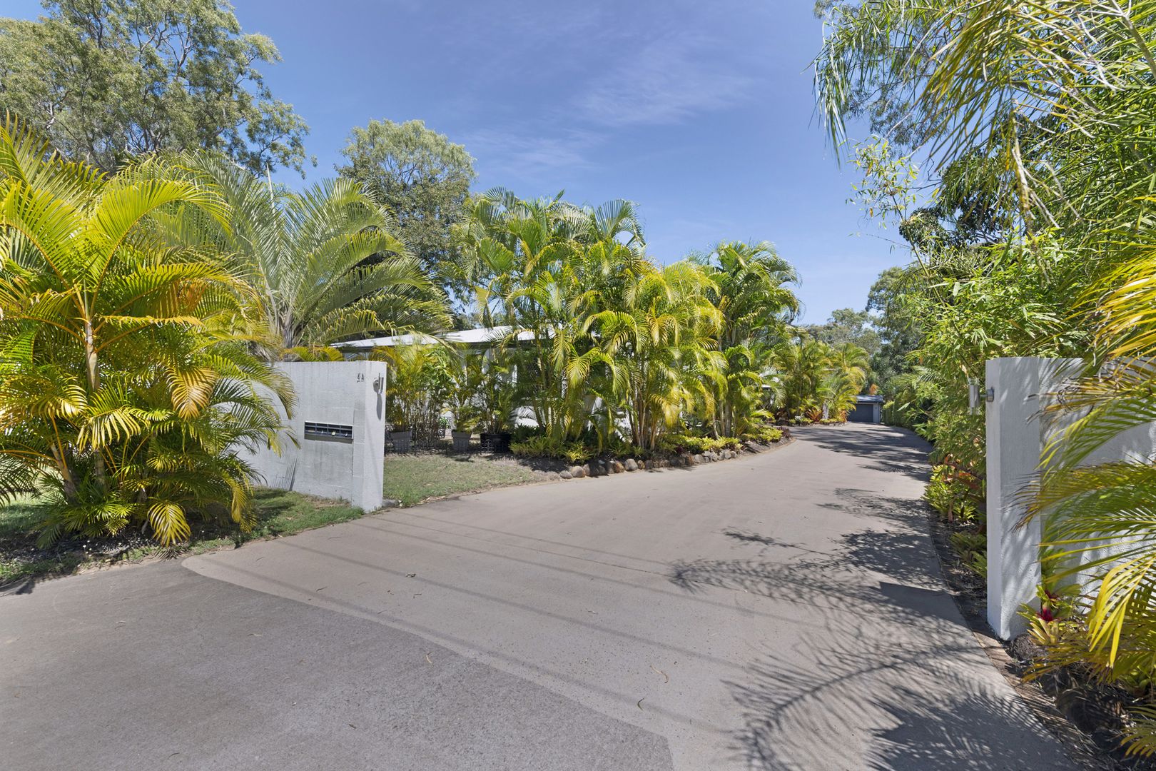 1/4A Kentia Avenue, Moore Park Beach QLD 4670, Image 2