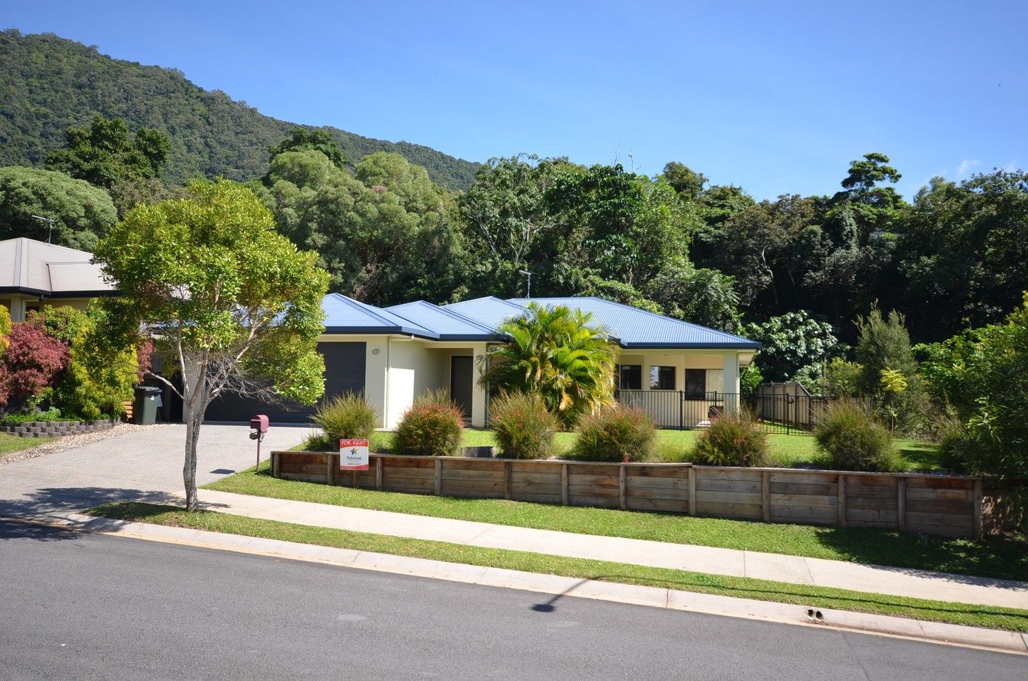 4 bedrooms House in 115 Fitzmaurice Drive BENTLEY PARK QLD, 4869