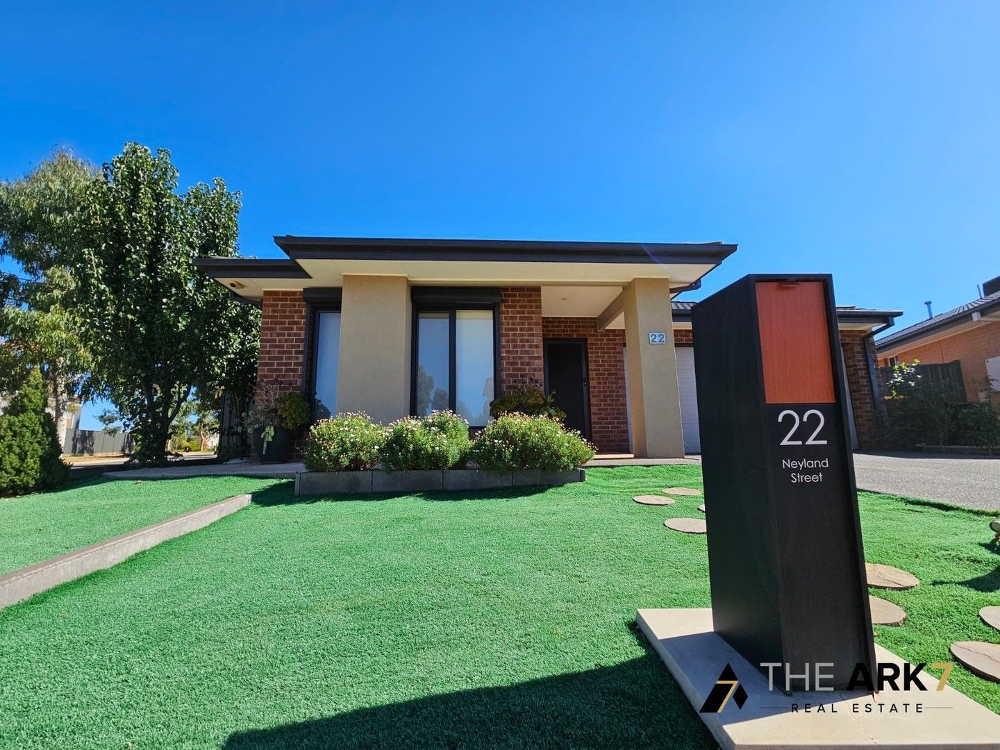 3 bedrooms House in 22 Neyland Street STRATHTULLOH VIC, 3338