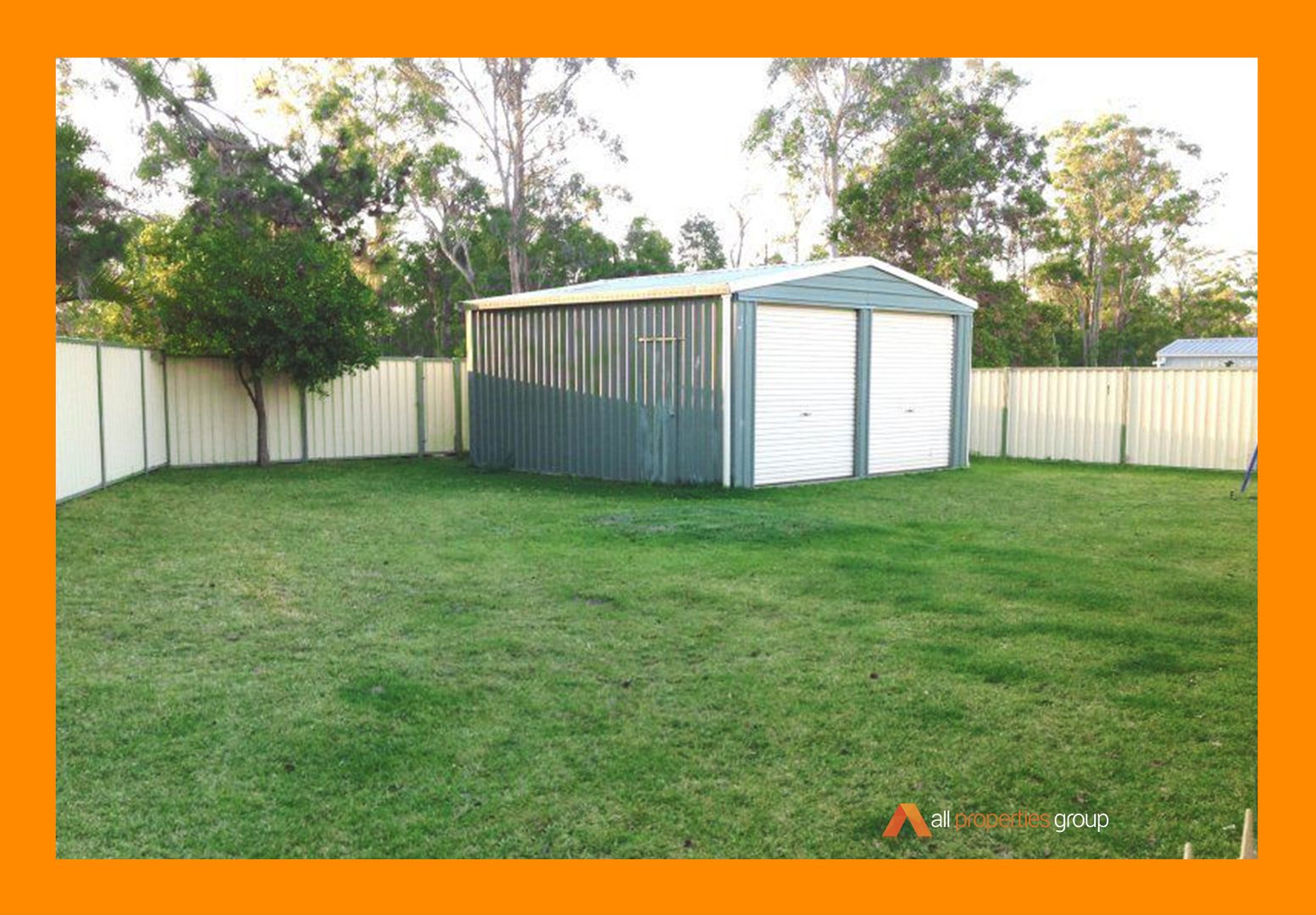 4 Pine Street, Hillcrest QLD 4118, Image 2