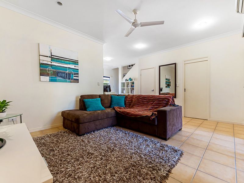 2/6 Imperia Crescent, Varsity Lakes QLD 4227, Image 2