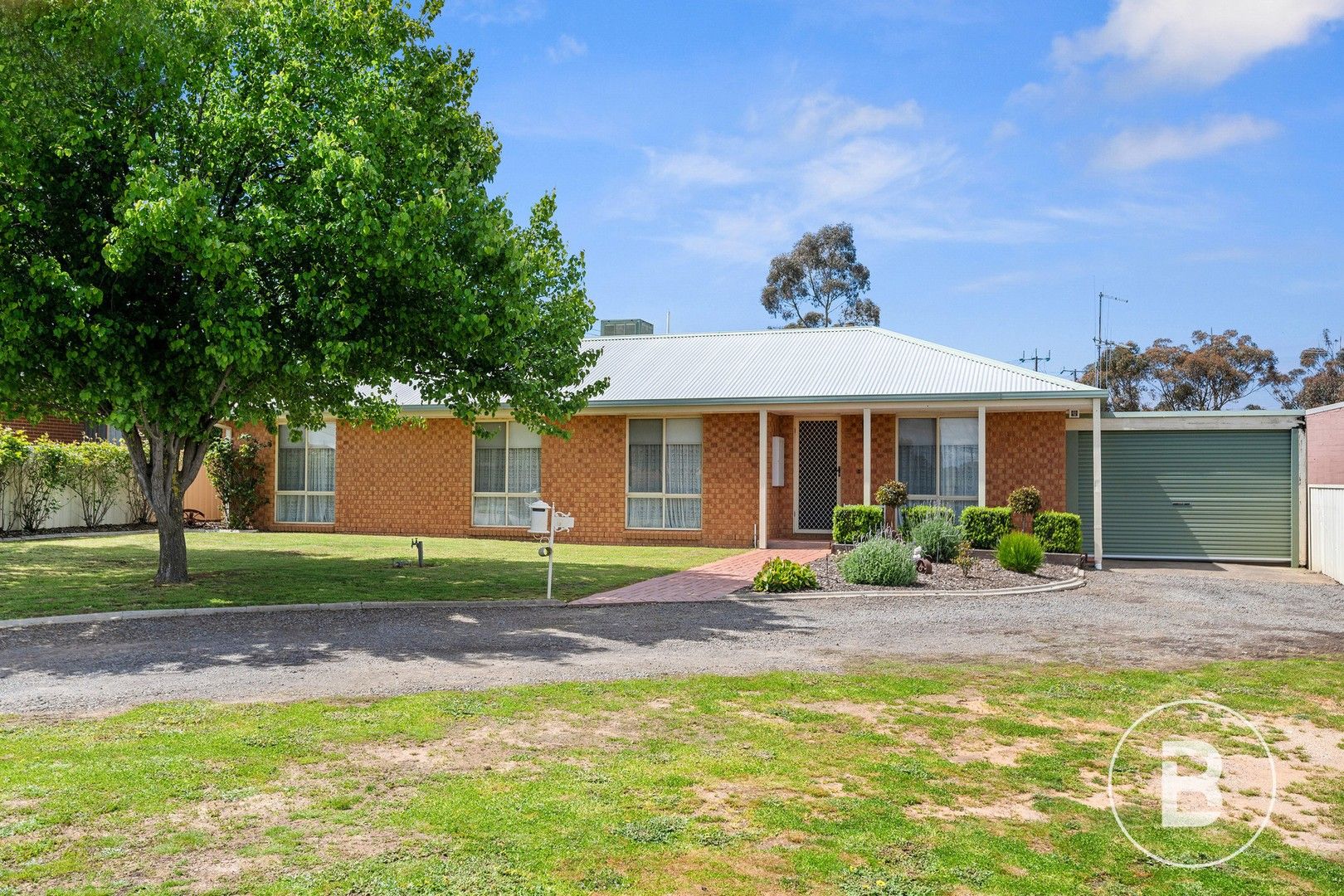 4 bedrooms House in 43 McLachlan Street GOLDEN SQUARE VIC, 3555