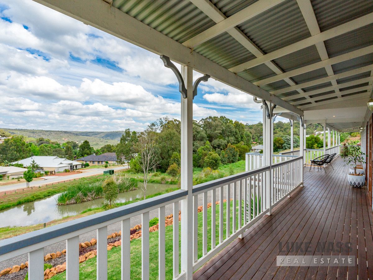 4 Belvedere Rise, Roleystone WA 6111, Image 2