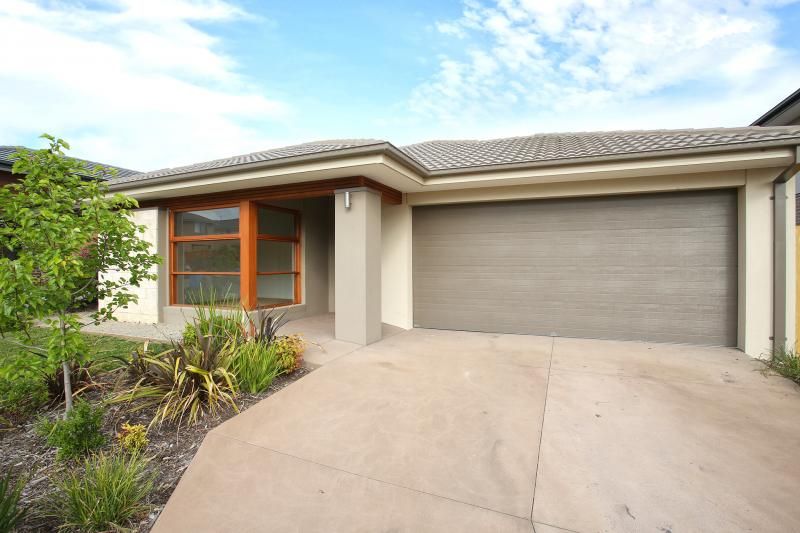 7 Hartland Drive, Cranbourne North VIC 3977 - House For ...