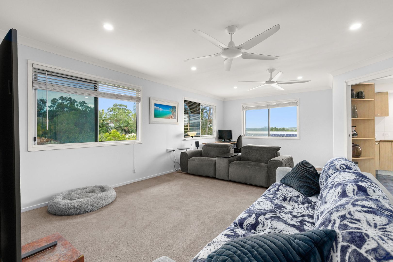 19 Valencia Court, Eatons Hill QLD 4037, Image 2