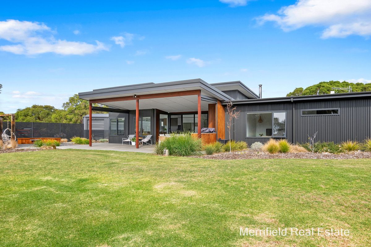 4 bedrooms House in 93 Allmore Drive ROBINSON WA, 6330