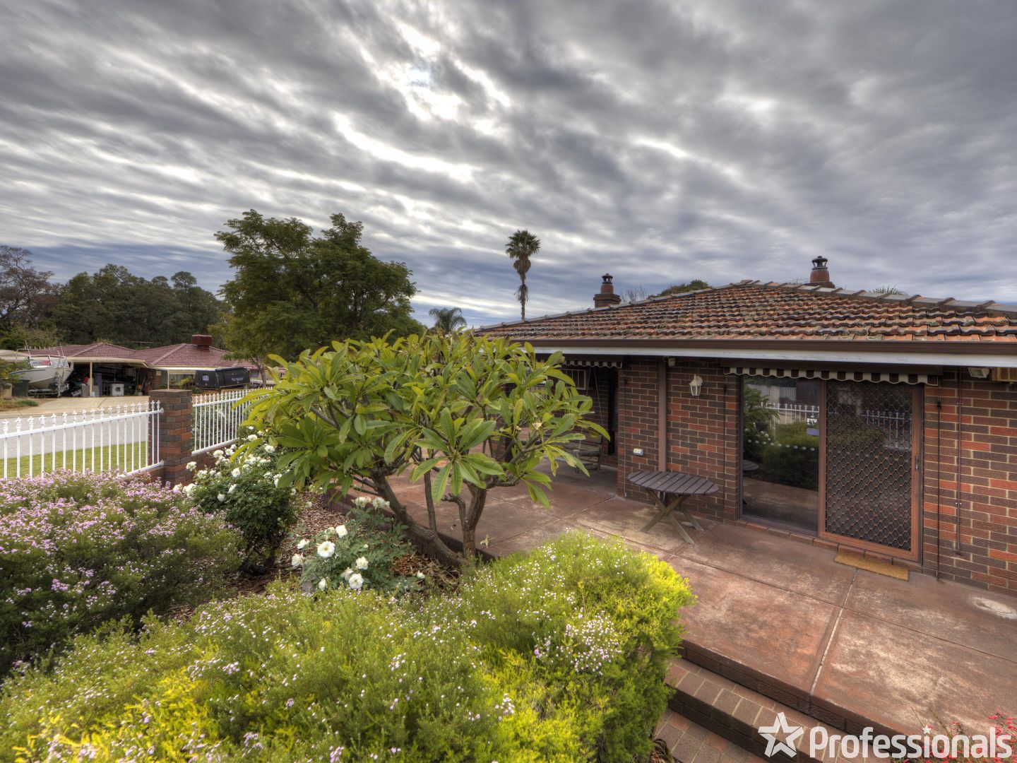 34 Morris Drive, Forrestfield WA 6058, Image 2