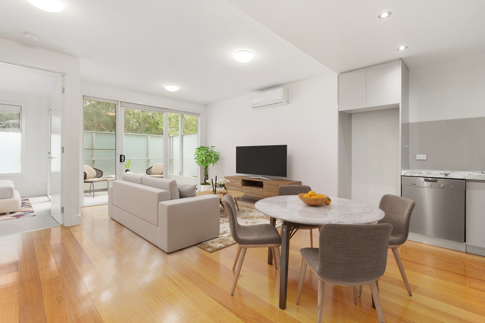 2 bedrooms Apartment / Unit / Flat in 22/10 Tennyson Street ST KILDA VIC, 3182