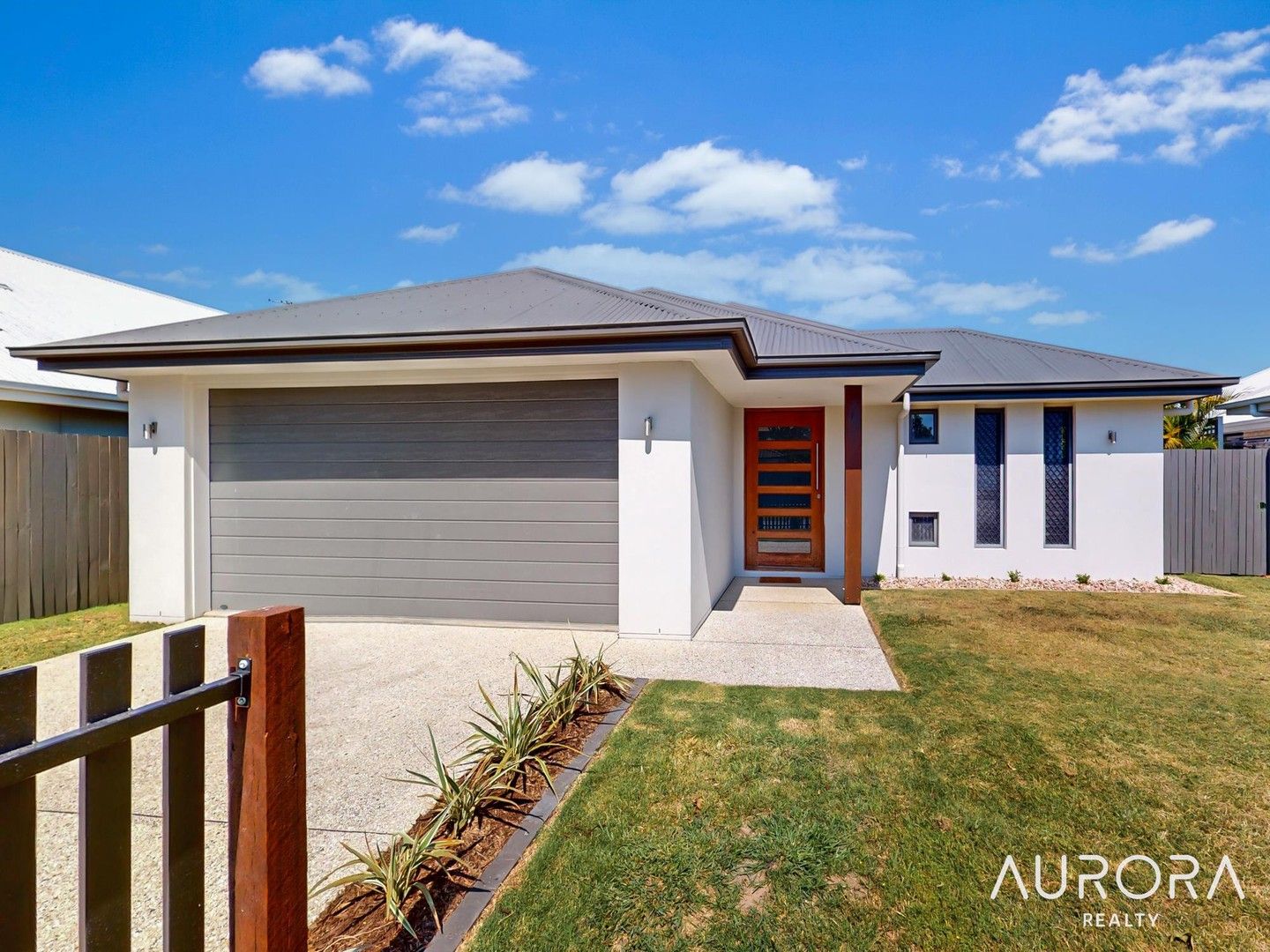 4 bedrooms House in 15 Gunadoo Street THORNLANDS QLD, 4164