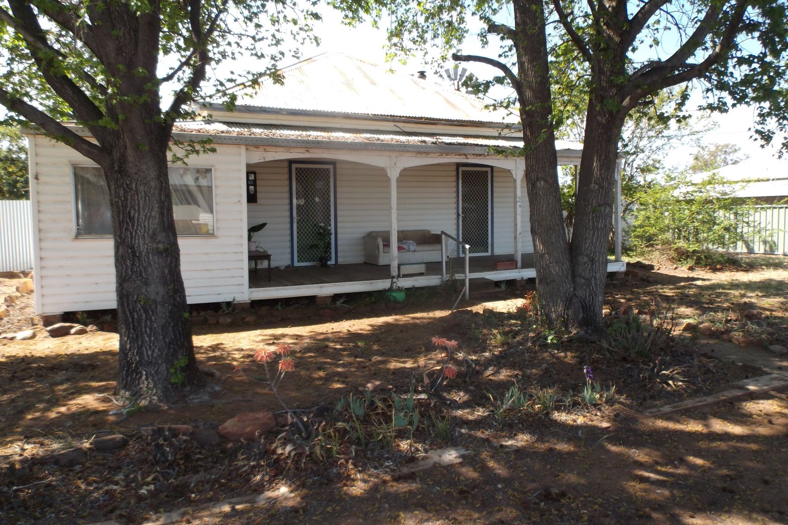 2 Gardner Street, Baradine NSW 2396 Domain