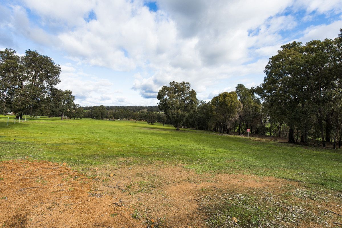 570 Dinsdale Road, Wooroloo WA 6558, Image 2