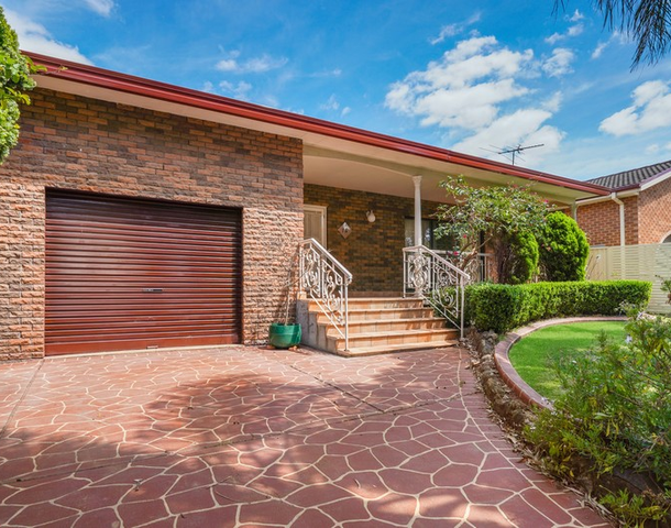 16 Sadlier Crescent, Fairfield West NSW 2165