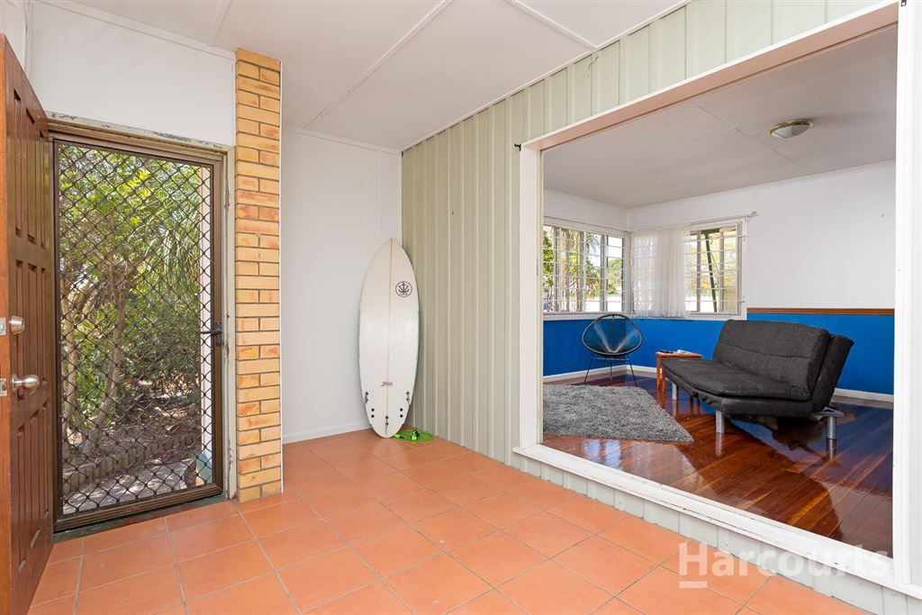 34 Watson Street, Clontarf QLD 4019, Image 2