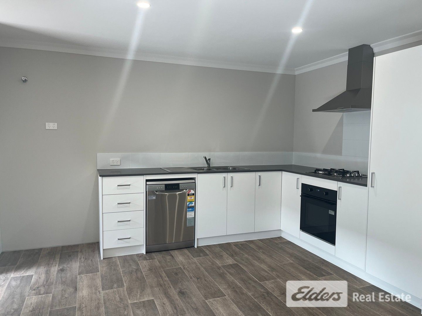 2 bedrooms House in 32A Tidal Drive PORT KENNEDY WA, 6172