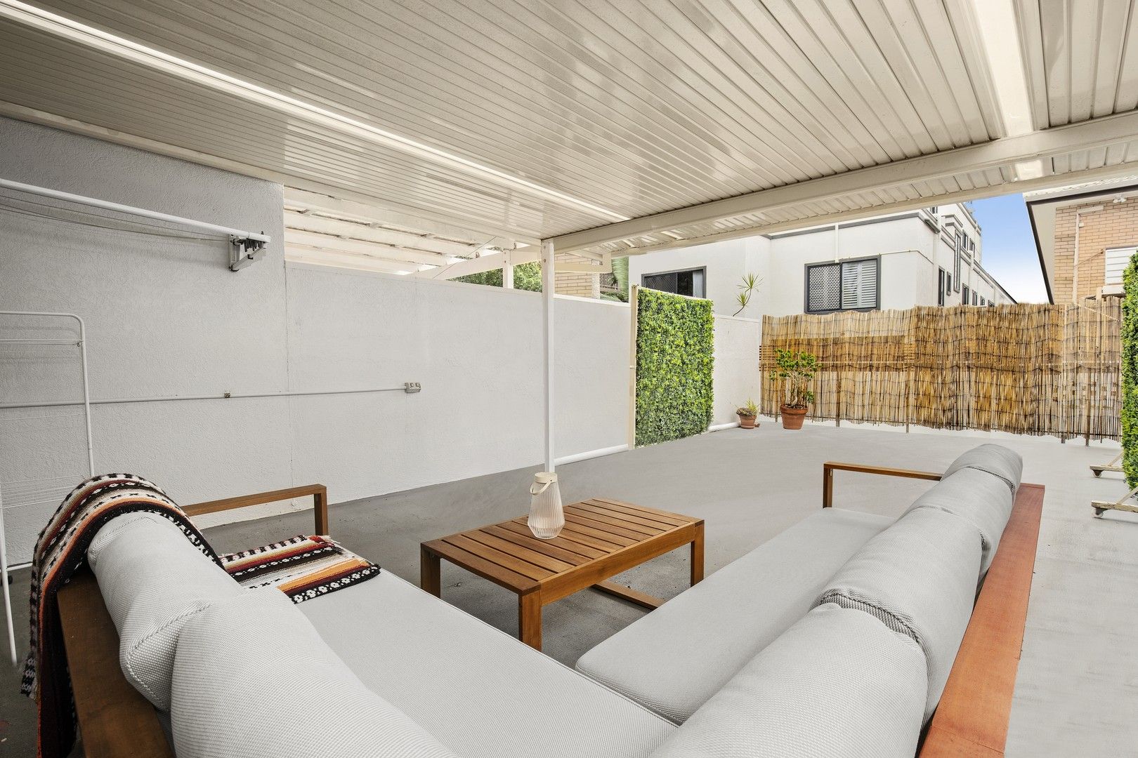 1 bedrooms Apartment / Unit / Flat in 2/215 Surf Parade SURFERS PARADISE QLD, 4217