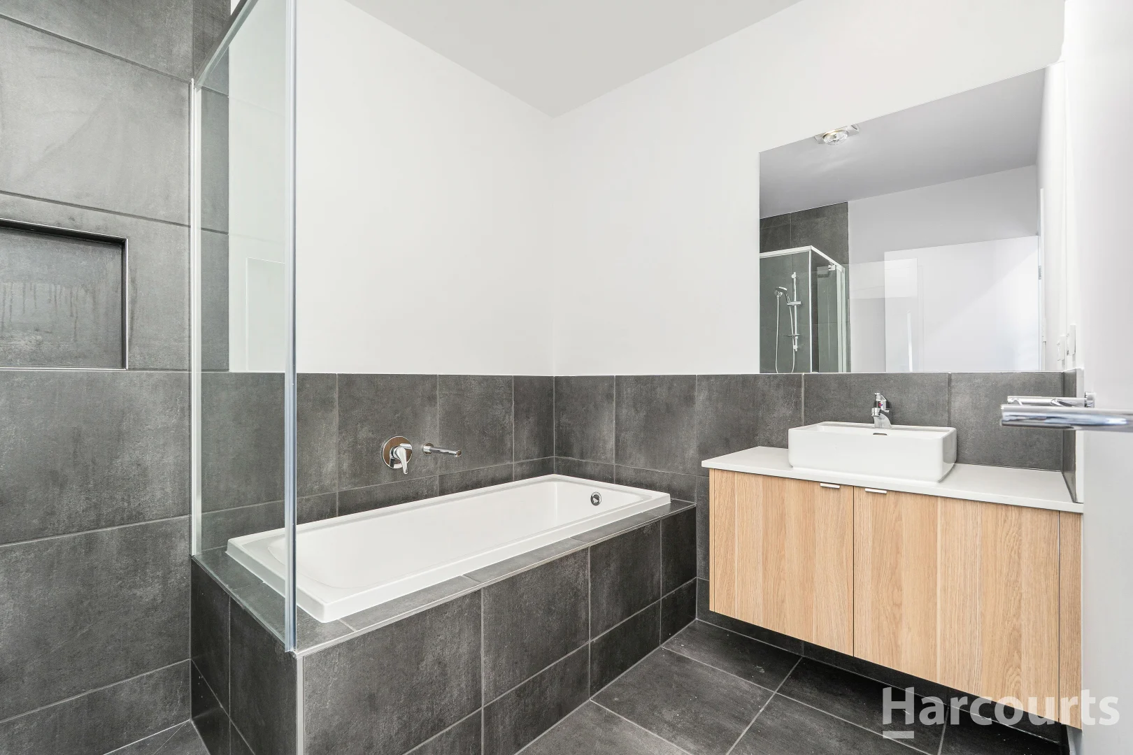 Additional image 3 of 1/33 Summer Drive, Wondunna QLD 4655