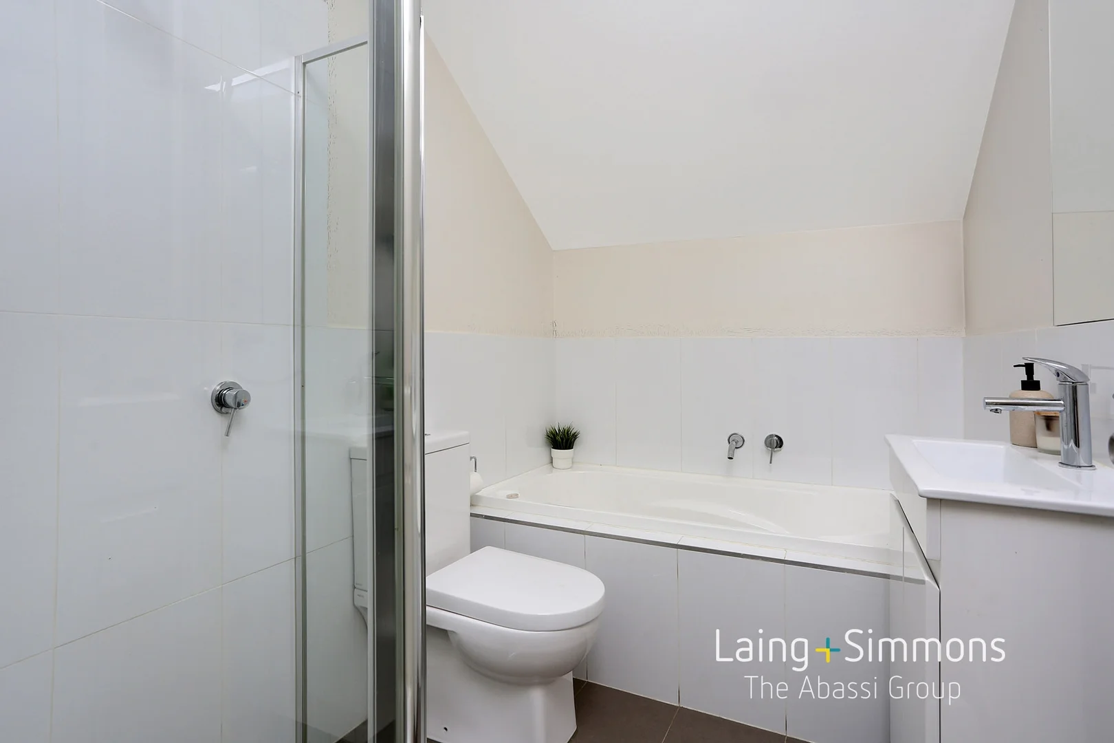 Additional image 6 of 1/72 Mamre Rd, St Marys NSW 2760