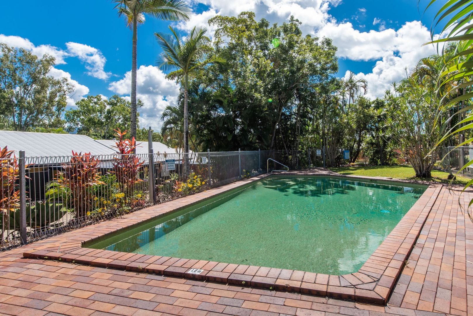 11/28 Island Drive, Cannonvale QLD 4802, Image 2