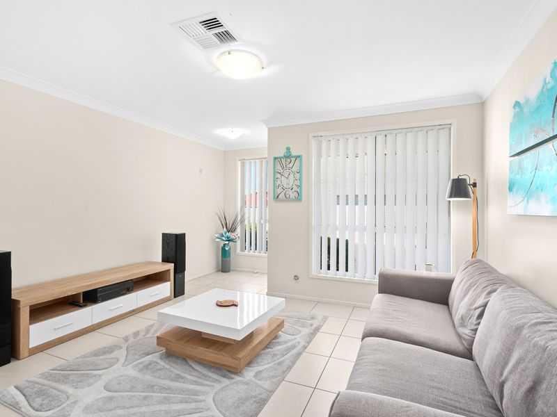 4 bedrooms Townhouse in 3/5 Vlatko Drive WEST HOXTON NSW, 2171