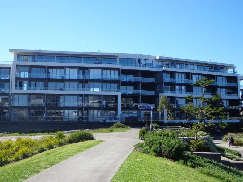 2 bedrooms Apartment / Unit / Flat in 103/20 Pier Lane MARIBYRNONG VIC, 3032