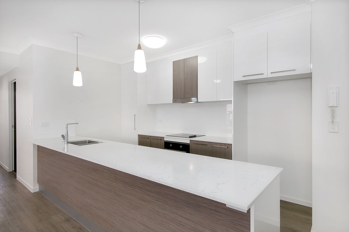2 bedrooms Apartment / Unit / Flat in 204/19-21 Gordon Street GREENSLOPES QLD, 4120