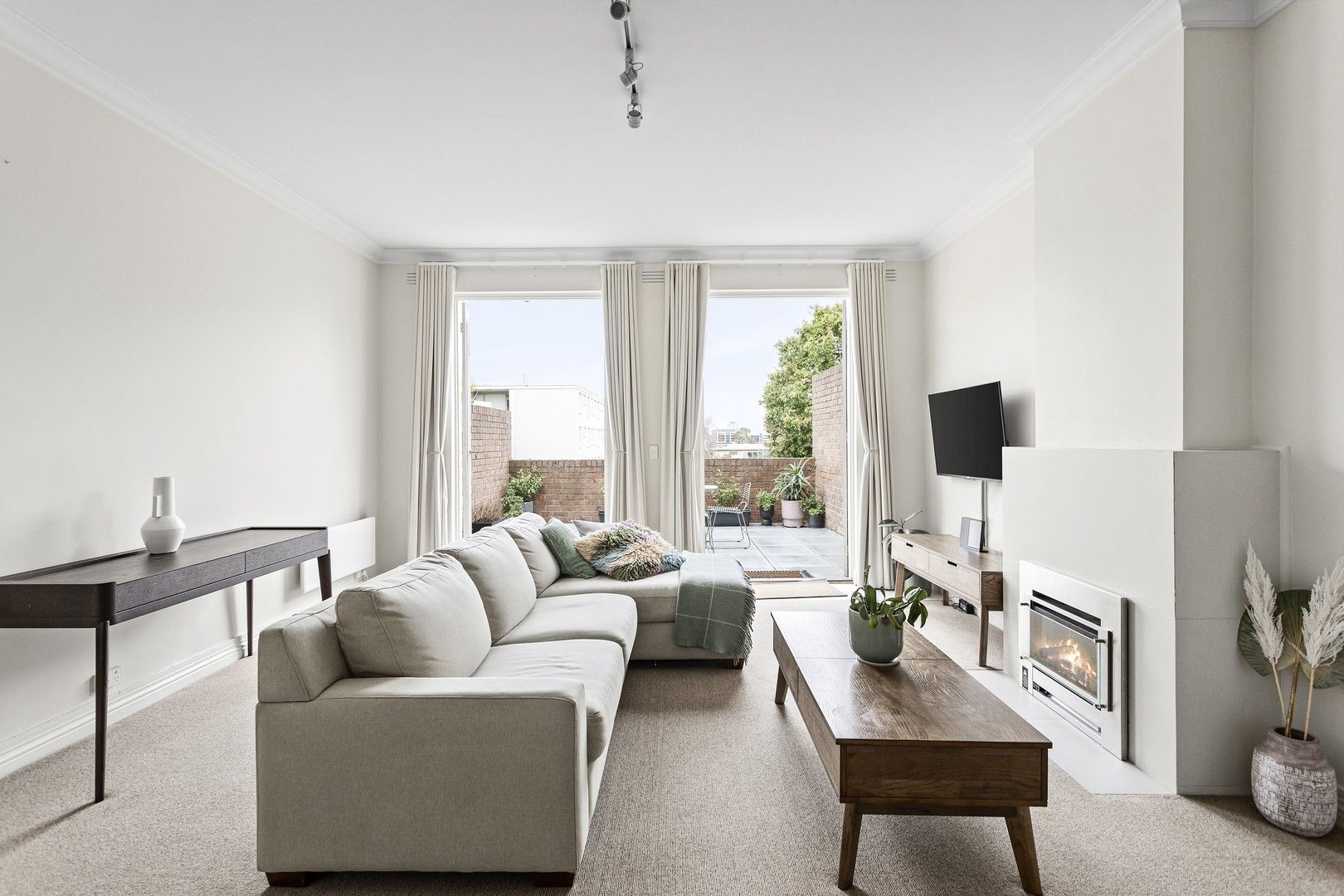 2 bedrooms Townhouse in 26/2-4 Shipley Street SOUTH YARRA VIC, 3141