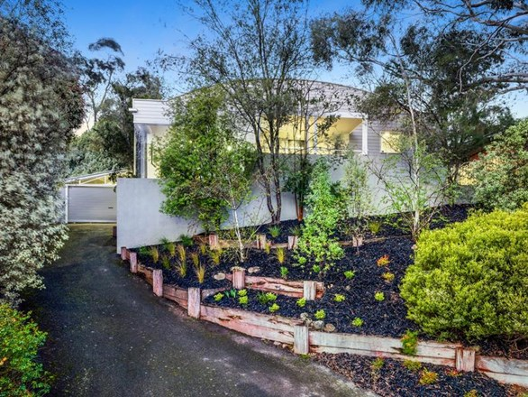 16 Mount Helen Avenue, Mount Helen VIC 3350