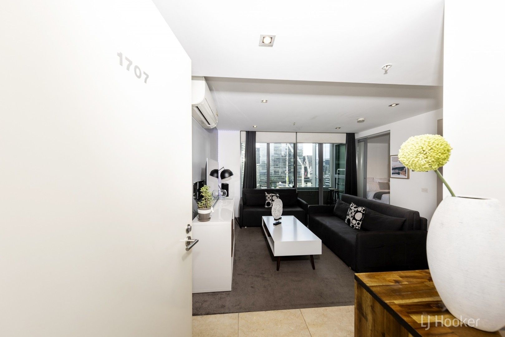 2 bedrooms Apartment / Unit / Flat in 1707/8 Downie Street MELBOURNE VIC, 3000